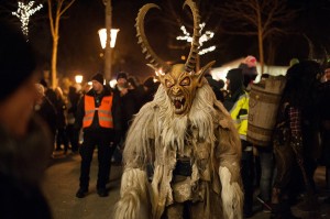 perchtenlauf baden 2016 (91)