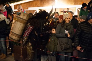 perchtenlauf baden 2016 (93)